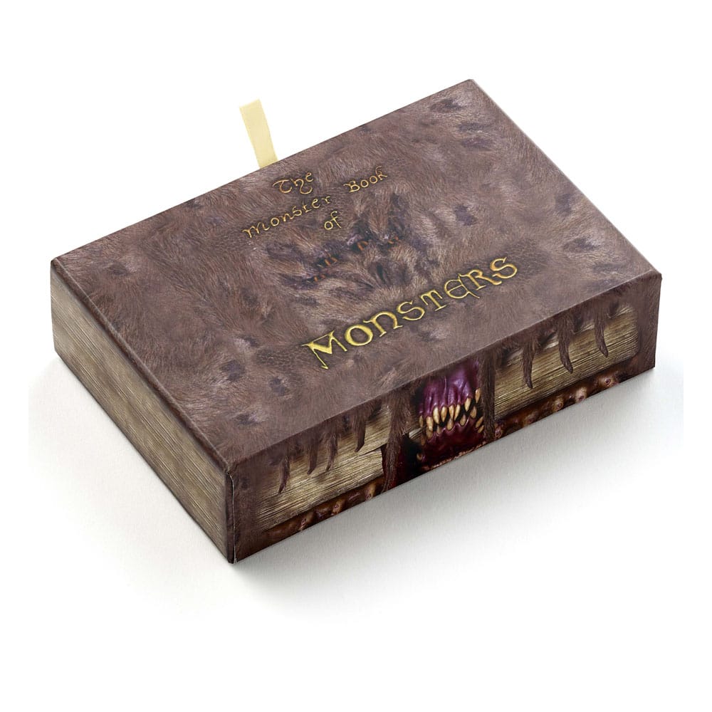 Harry Potter: Monster Book Keychain and Pin Badge Gift Set 