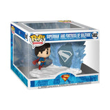 Superman (2025) POP Moments Vinyl Figures Superman and Fortress of Solitude 9 cm 