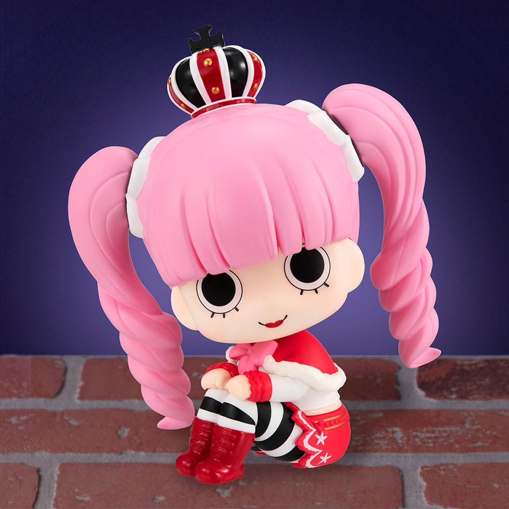One Piece Look Up PVC Statue Perona 11 cm         